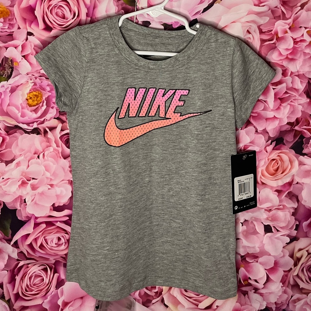 NWT Nike Girl's T-Shirt (sz 6) - New Kids - Picture 3 of 8